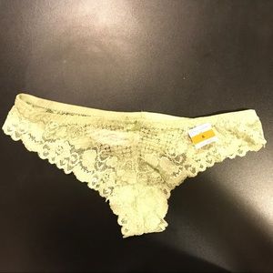 NEW w/tags Oscar de la Renta thong lace panty sz S